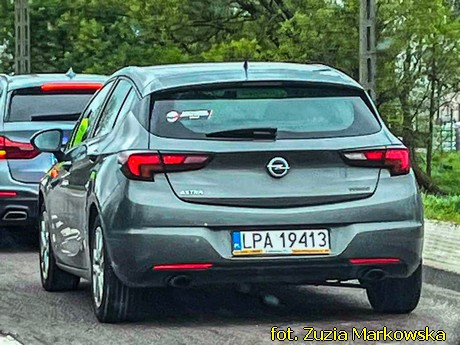 Wołomin nieoznakowany radiowóz Opel Astra LRY 01VR
