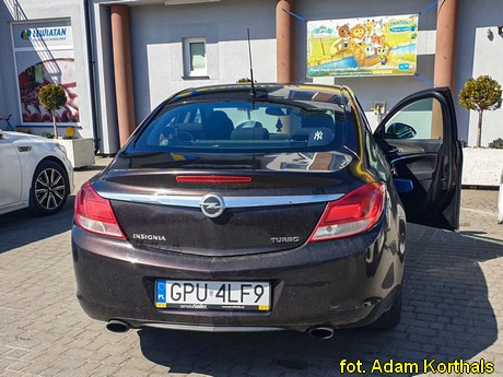 Słupsk nieoznakowany radiowóz Opel Insignia GPU 4LF9